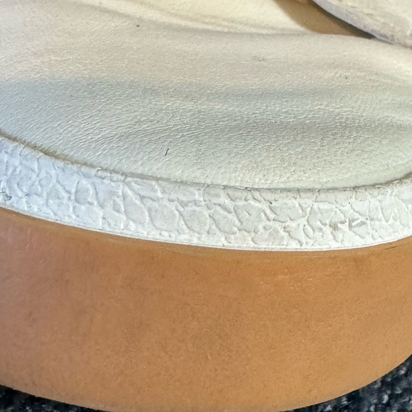 DV Dolce Vita women’s casual comfortable sneaker size 6.5 worn only a few times. - Picture 3 of 11